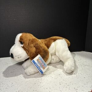 NEW Animal Alley Basset Hound Beagle Dog Plush White BrownSitting Soft Toys r us